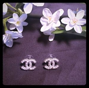 💕 Chanel Studs 💕